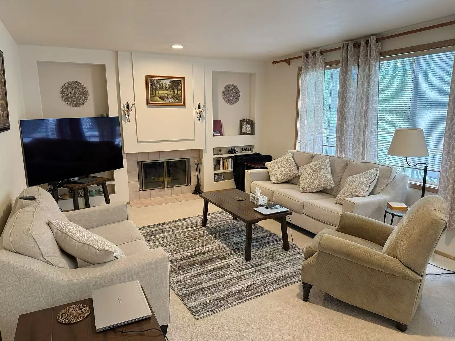3 bed, 2.5 bath, 2260 sqft, $4,000 — Photo 4