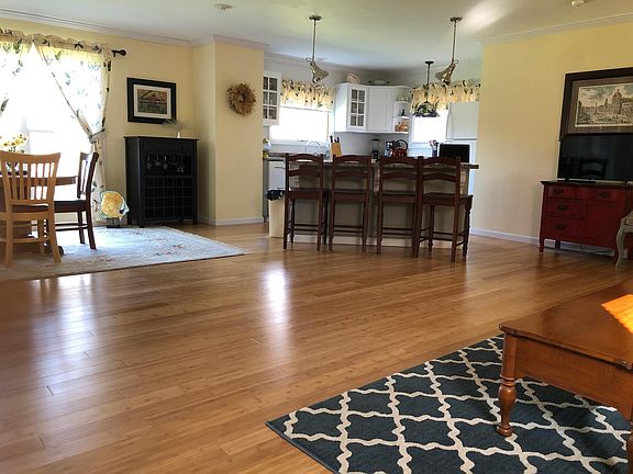 2nd image of 2580 Northampton Rd