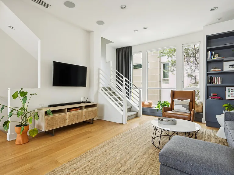 2200 Fox Ln — Photo 26
