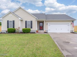 216 Bennett Ln, Richlands, NC 28574