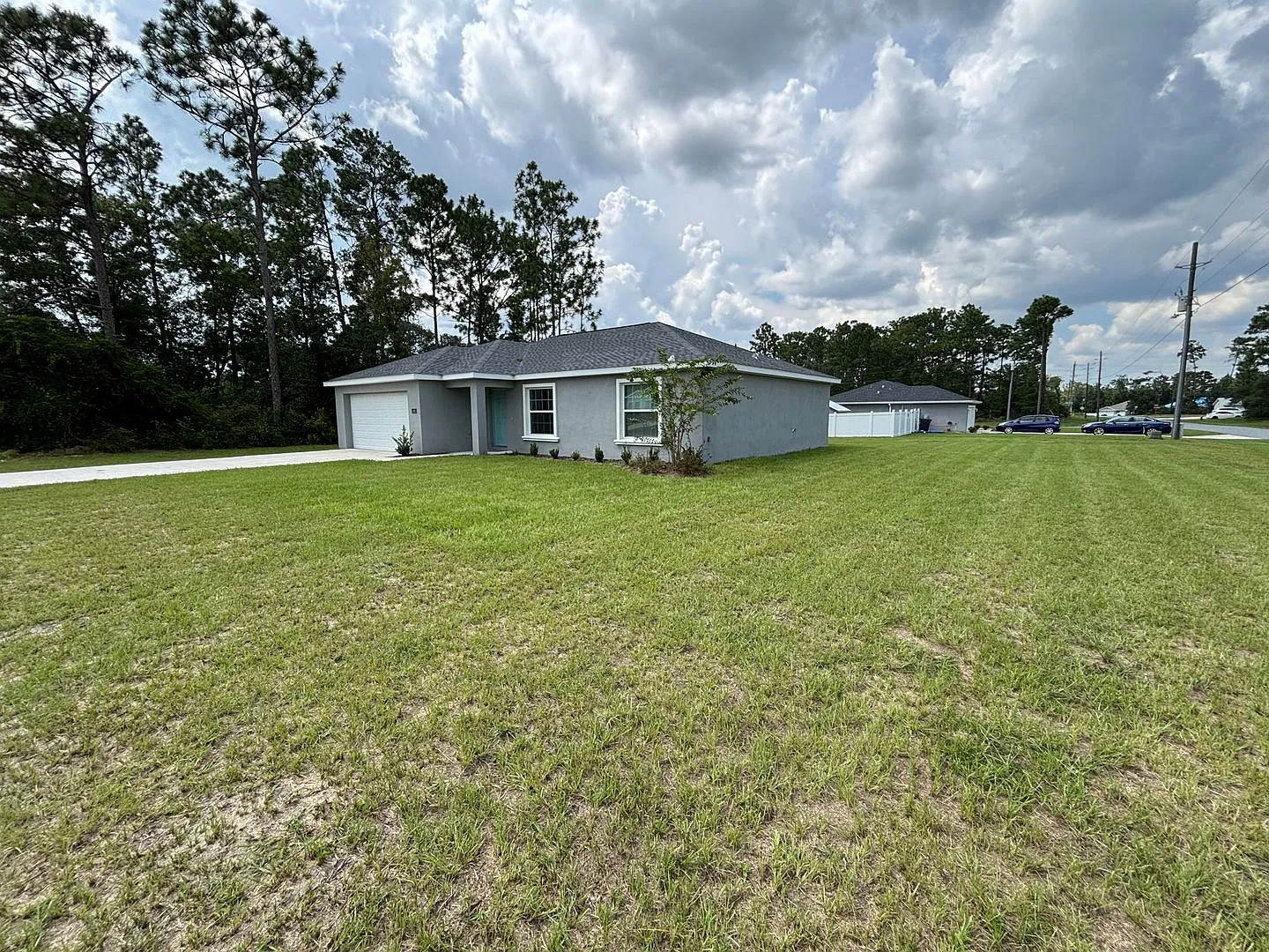 Beautiful corner Home in Marion Oaks — Photo 2