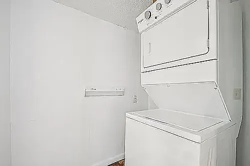 Carrells Apartments — Photo 6