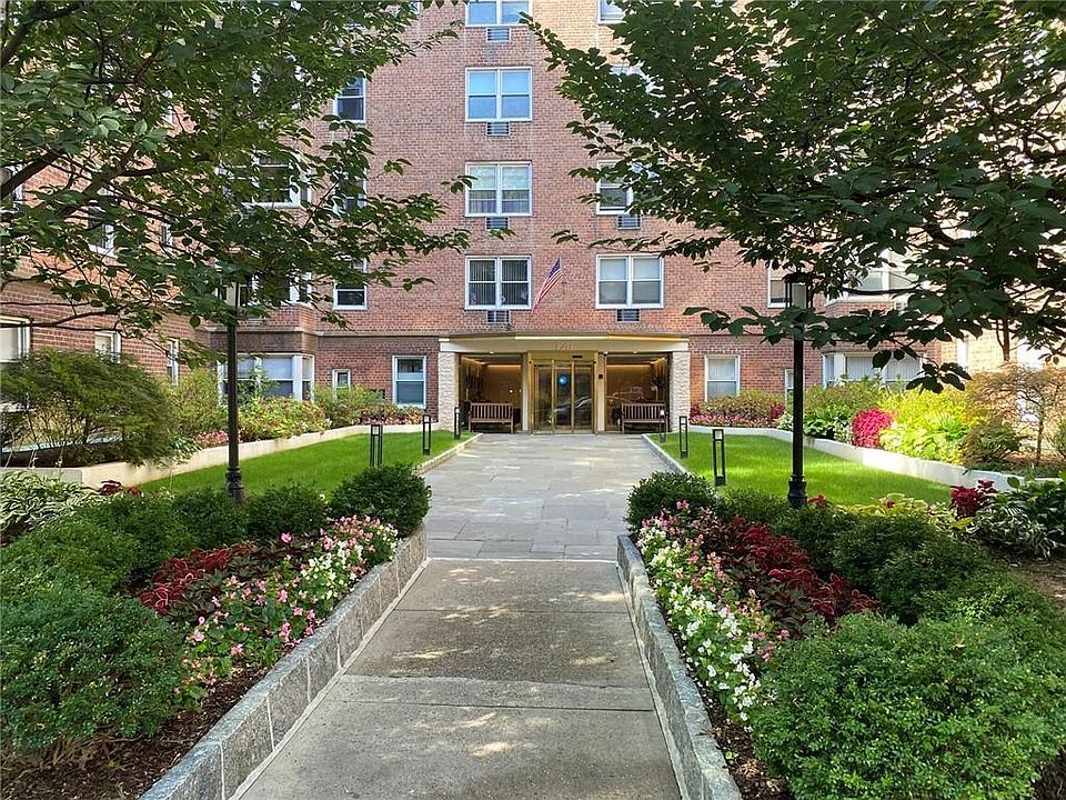 1st image of 120 E Hartsdale Avenue #4M