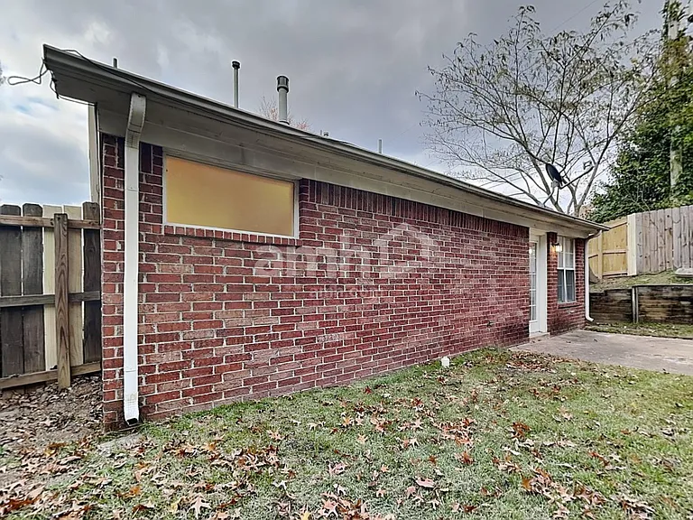 6889 Show Boat Ln — Photo 20