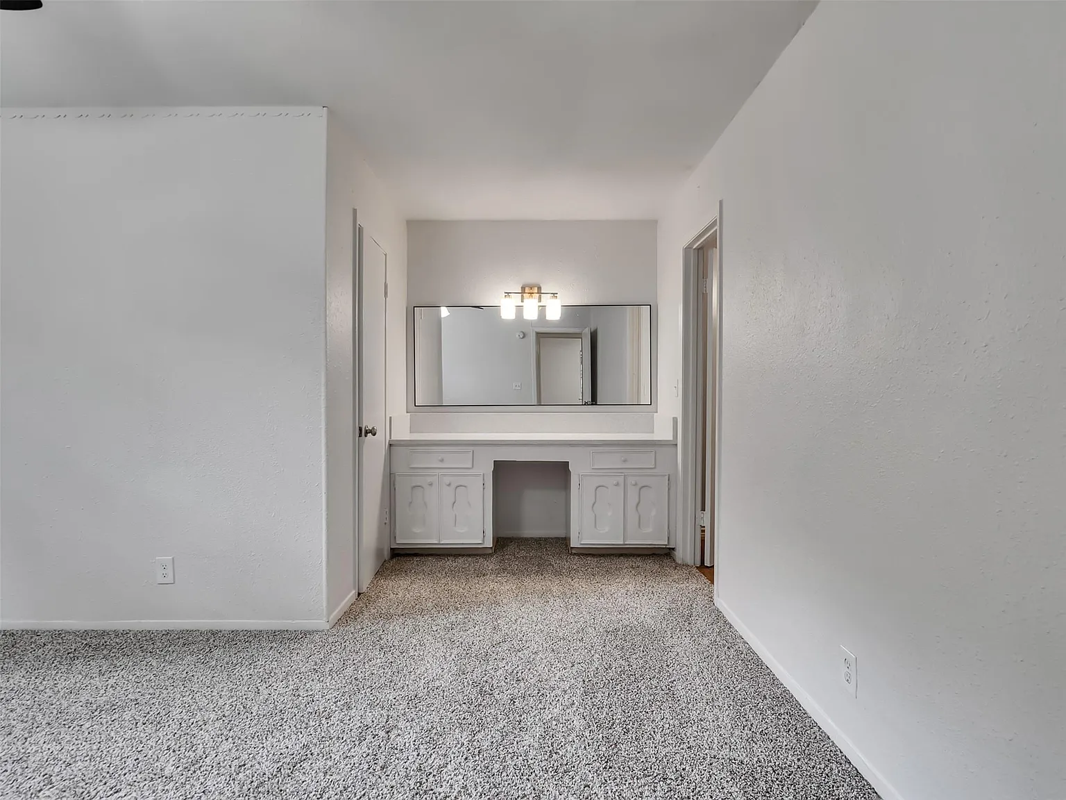 4 bed, 2.0 bath, 1406 sqft, $1,700 — Photo 4