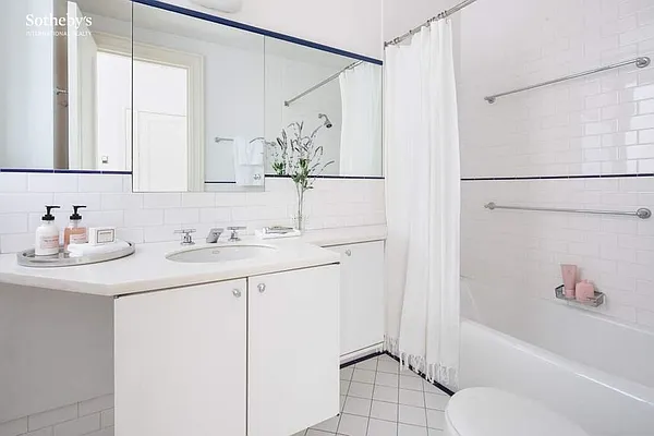 Sold by Sotheby's International Realty | media 8