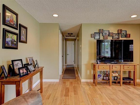 2nd image of 406 S Central Valley Dr