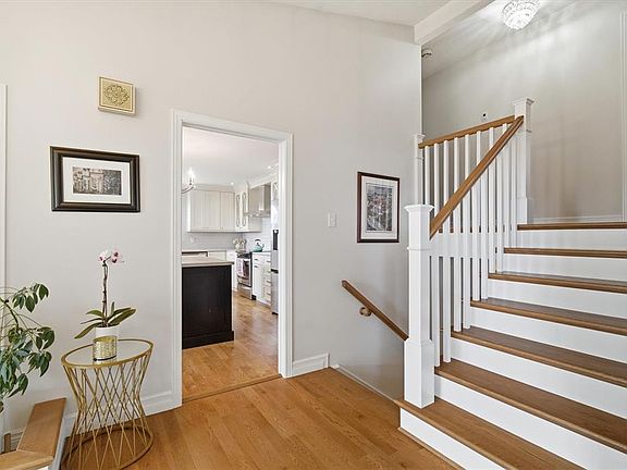4th image of 10 Portland Place