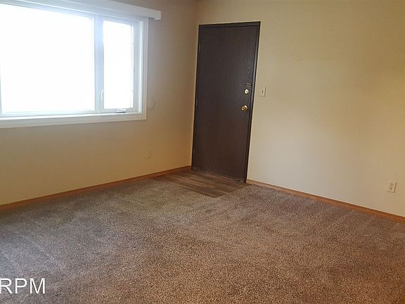 2nd image of 1621 Carriage Hill Dr APT 5