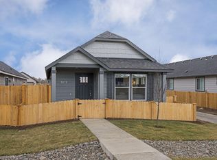 3272 NW 10th St, Redmond, OR