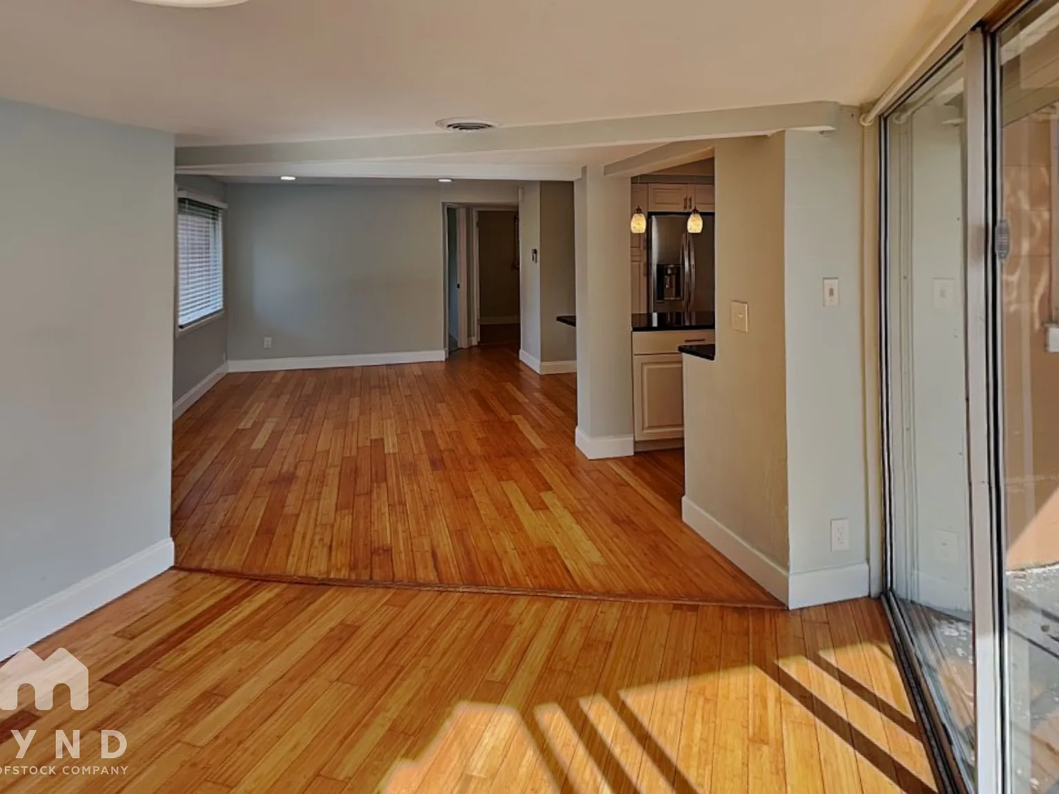 3 bed, 2.0 bath, 1019 sqft, $2,395 — Photo 3