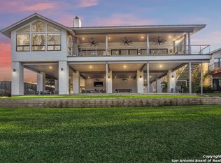 530 Woodlake Dr, Mc Queeney, TX 78123