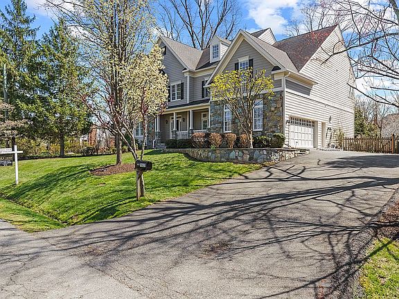 4th image of 7027 Elizabeth Dr