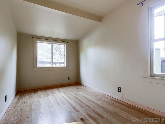 2nd image of 3041 Fir St
