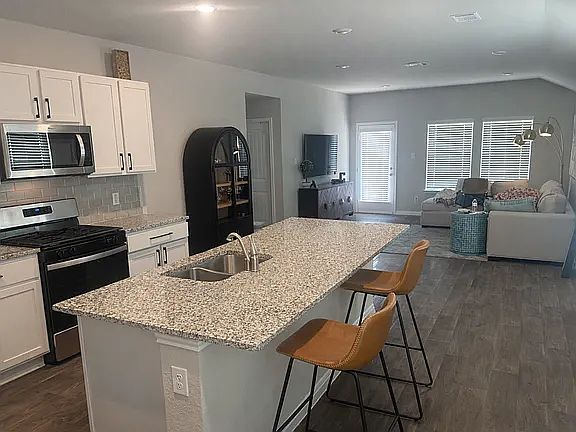 2nd image of 473 Apache Plum Dr