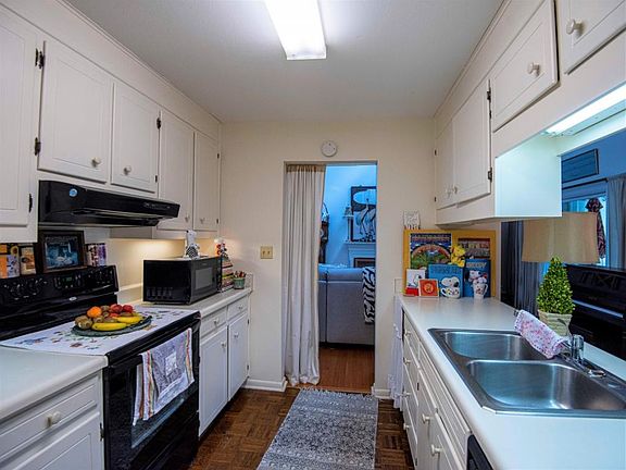 5th image of 103 Arlington Ave Unit 103
