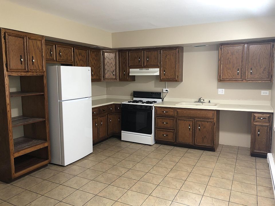 153 Railroad St 4, Gilberts, IL 60136 Zillow