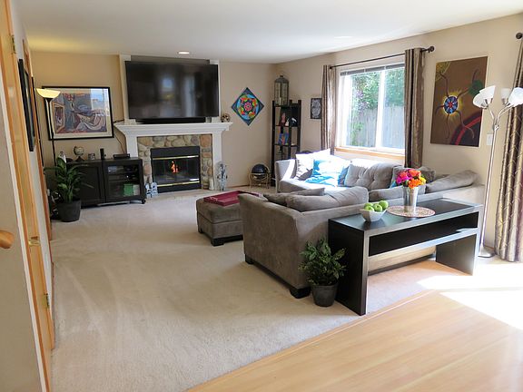 3rd image of 1225 Madrona Dr