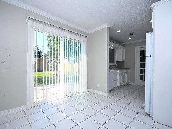 5th image of 4726 Charriton Dr