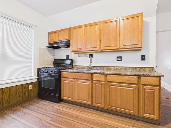 3rd image of 622 S 20th St