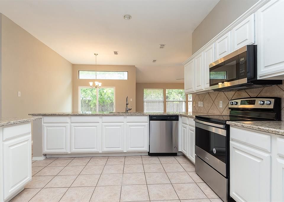 1st image of 2819 Quail Hollow Dr