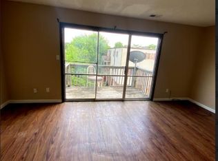 210 S Water St APT 34, Olathe, KS 66061