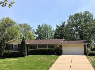 704 Clayworth Dr, Ballwin, MO