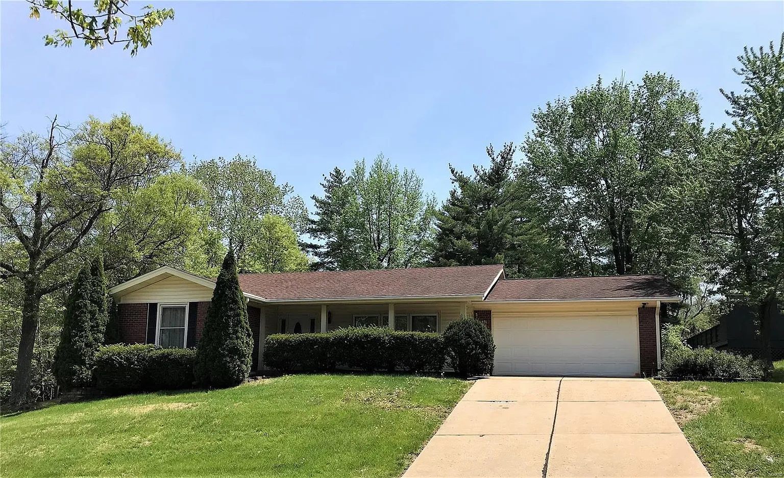 704 Clayworth Dr photo 1