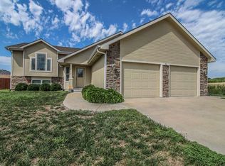 4114 Will Kent Dr, Manhattan, KS 66502