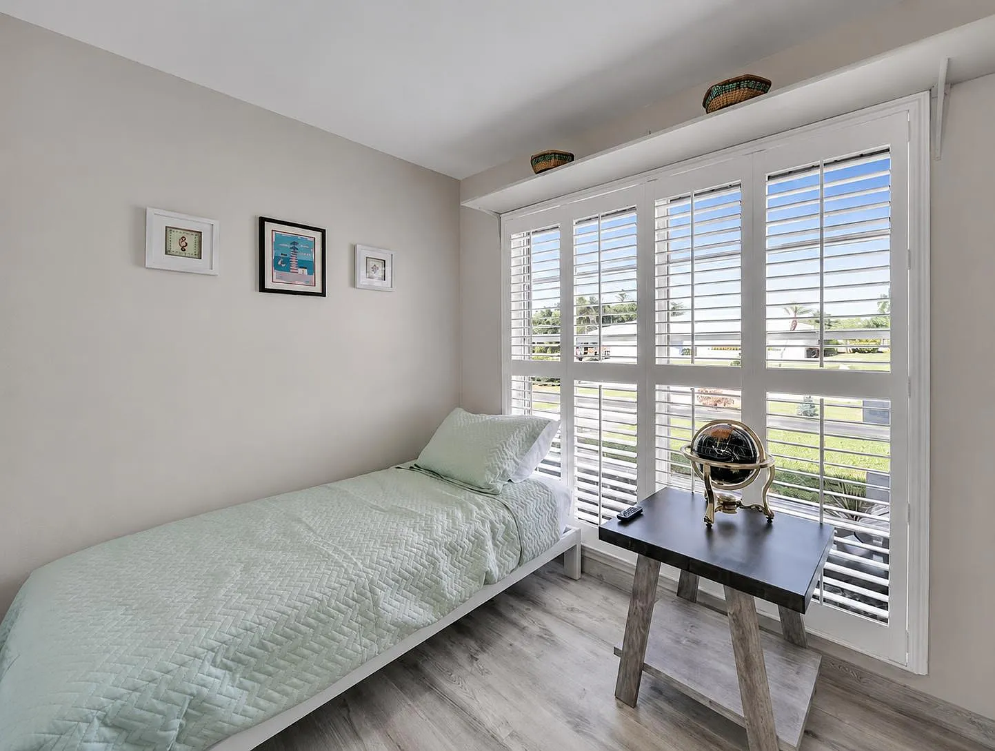 3 bed, 2.0 bath, 1300 sqft, $888 — Photo 1