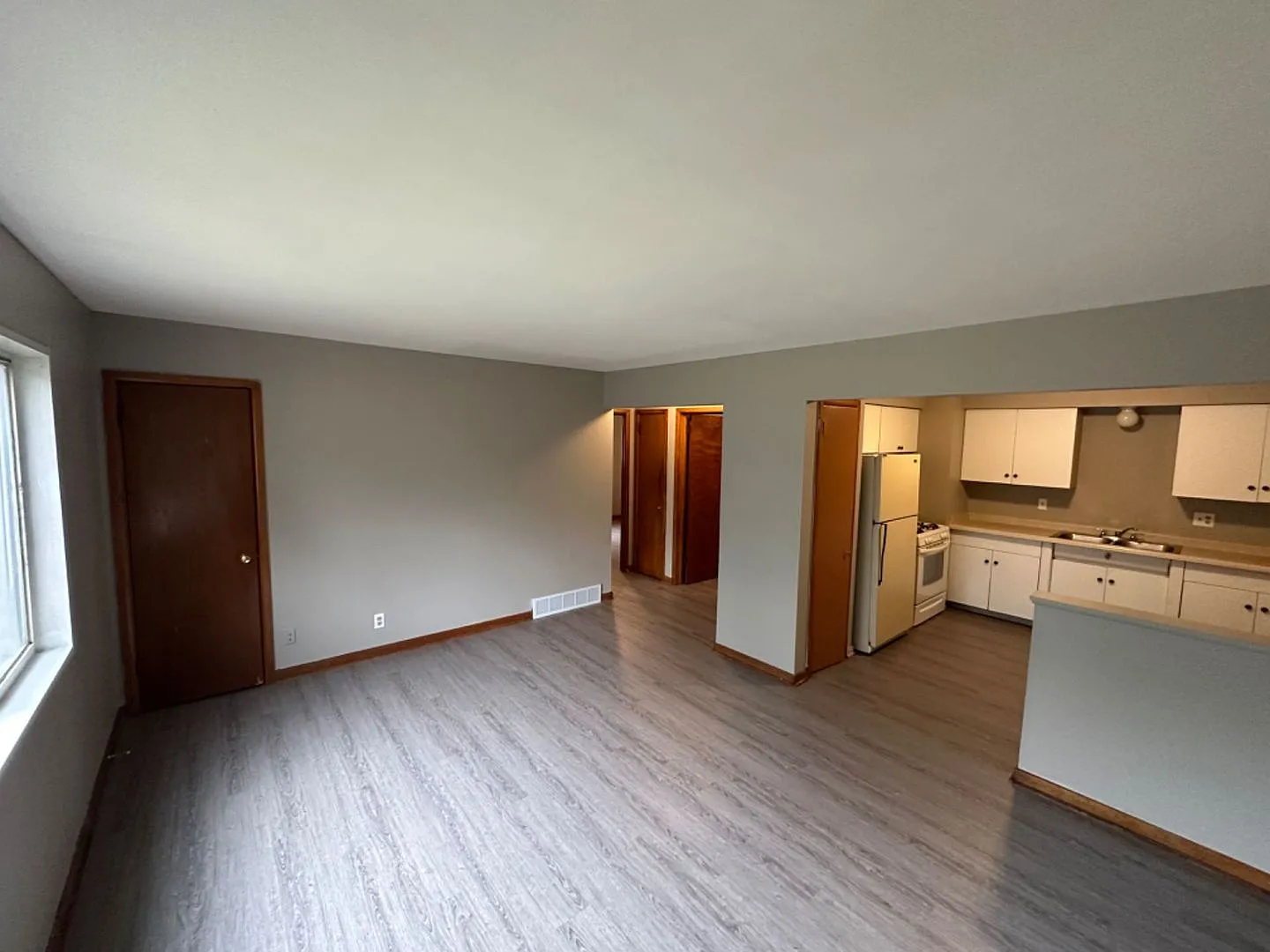 7731 W Hampton Ave. (8 Unit) — Photo 2