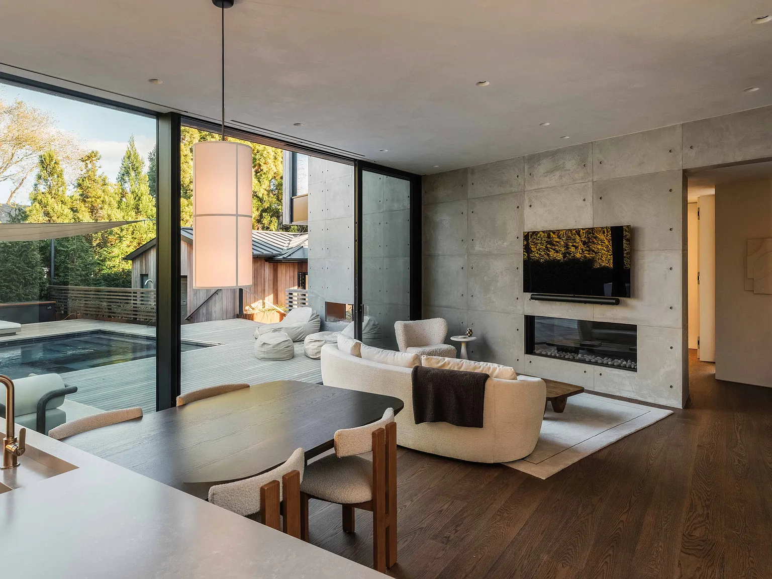 Stunning Architectural Masterpiece in Amagansett — Photo 4