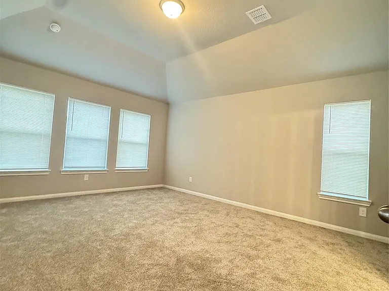 19232 Hazel Firs Ct — Photo 8
