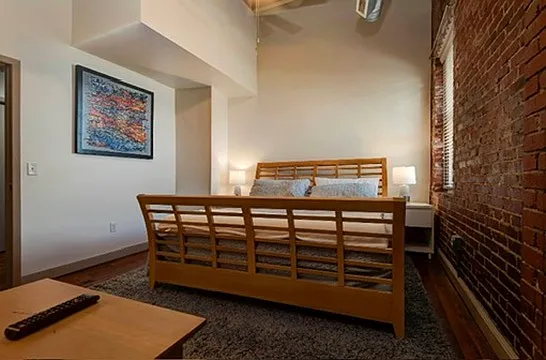 1 bed, 1.5 bath, 1100 sqft, $1,300 — Photo 4
