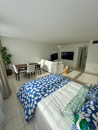 2899 Collins Ave #604 Photo 1