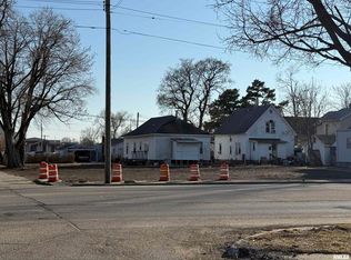 360 E Locust St, Canton, IL 61520