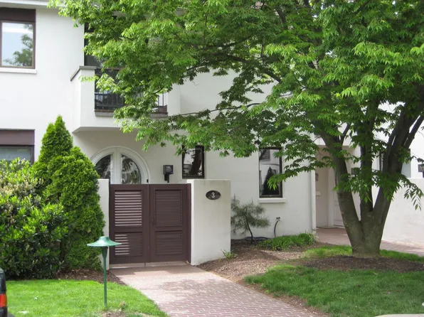 3 Dezac, Devon, PA 19333