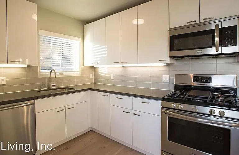 1824 Lakeshore Avenue — Photo 26