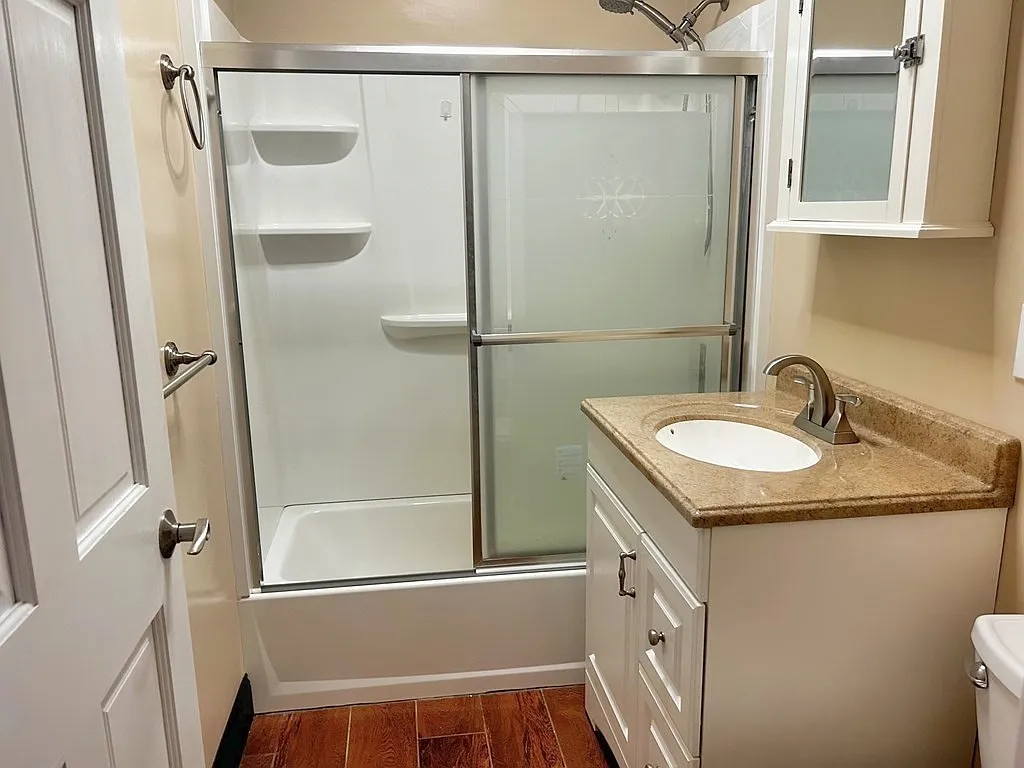 1 bed, 1.0 bath, 550 sqft, $2,200 — Photo 4