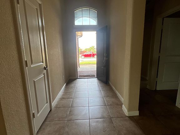 3rd image of 1212 Rebecca Ln
