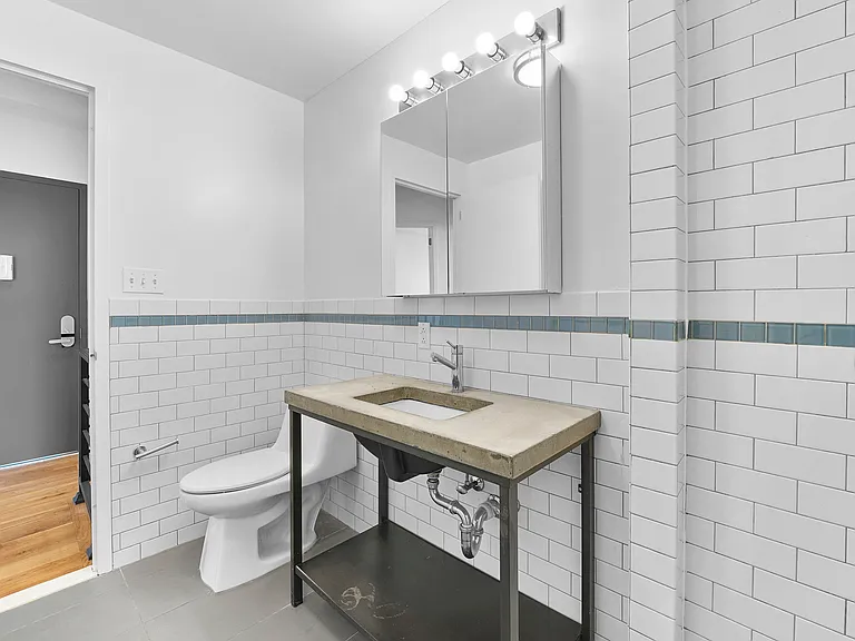 250 S 3rd St #3 — Photo 19