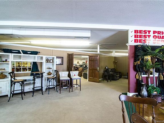 4th image of 4100 E Franklin Blvd