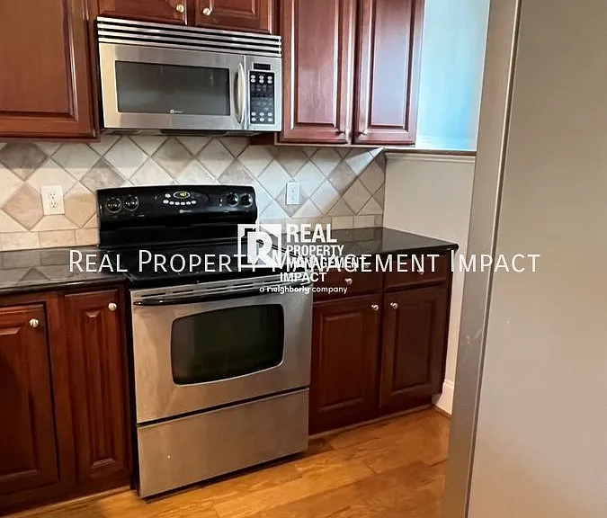 400 W Rosemary St #403 — Photo 8