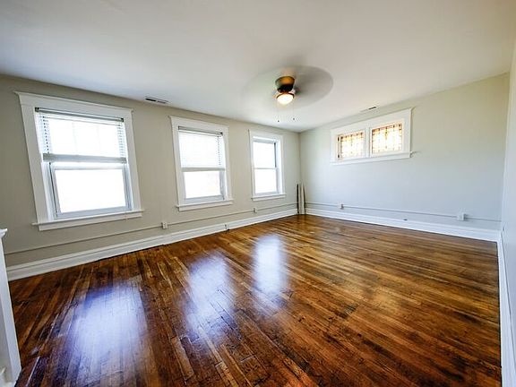 3rd image of 5231A S Grand Blvd