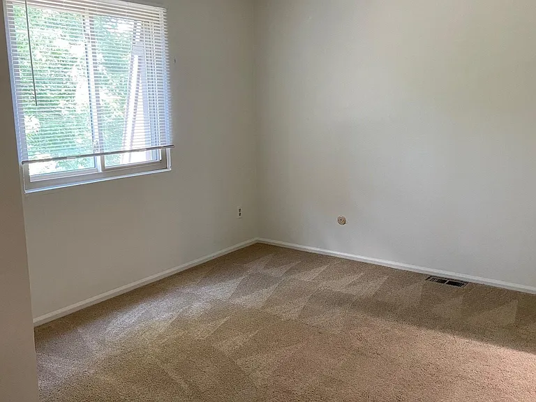 434 S Balsam St — Photo 8