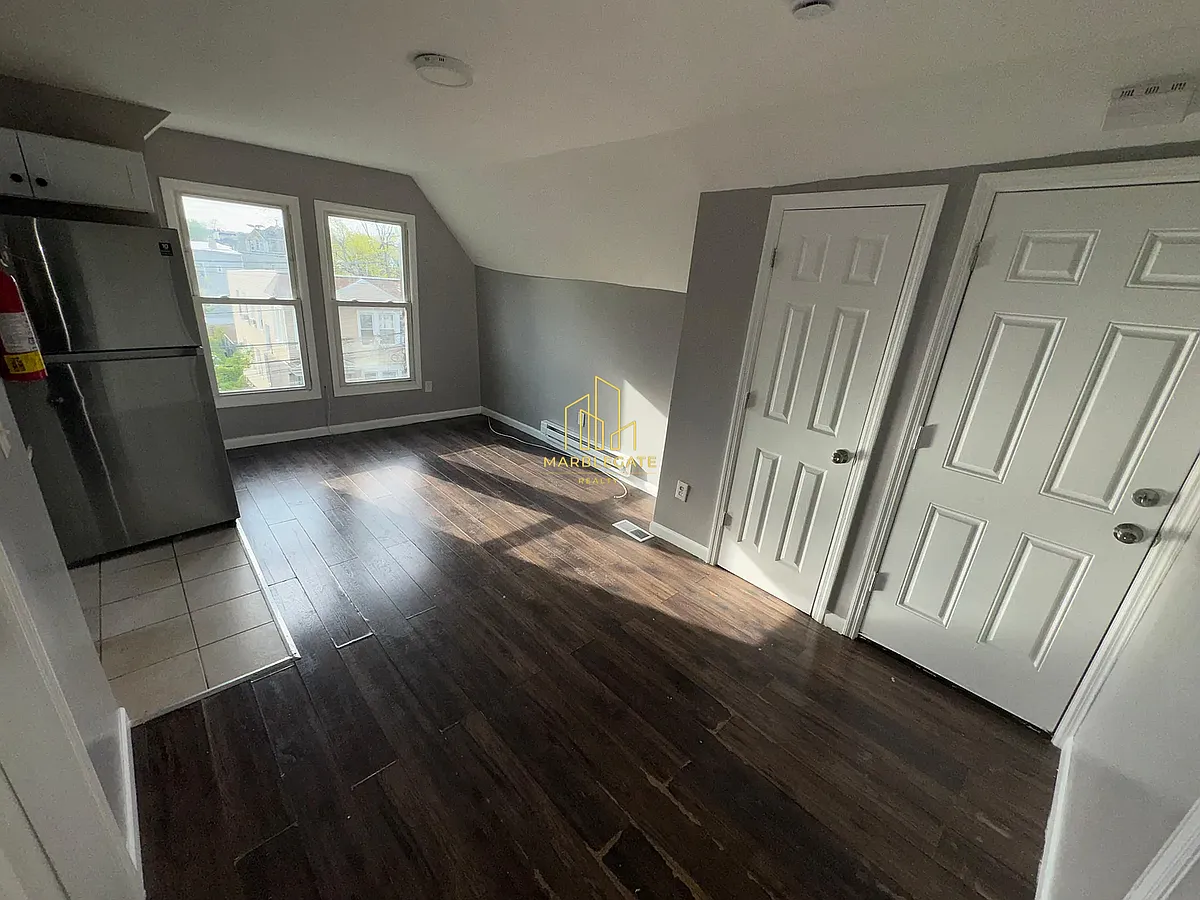 Building Photo - 748 S 16th St #3AZ