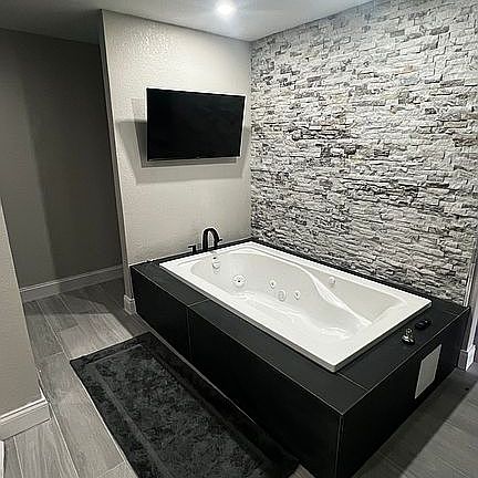 3rd image of 3006 SW 9th Pl