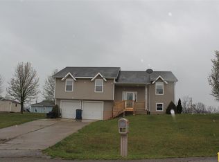 612 SE 145th Rd, Warrensburg, MO 64093