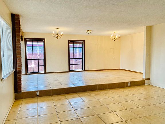 5th image of 266 Romeria Dr