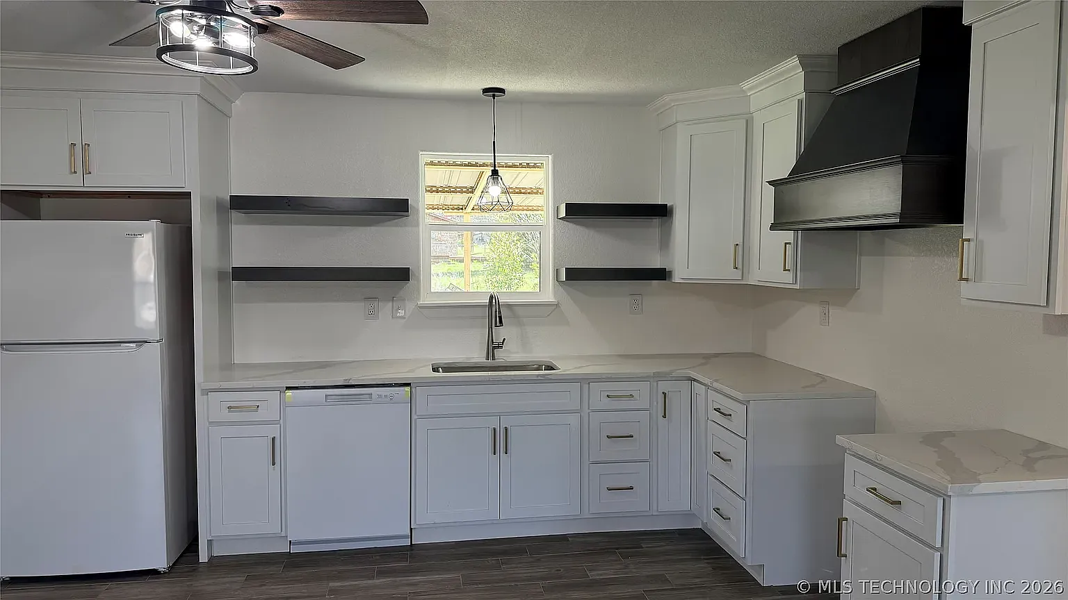 3 bed, 1225 sqft, $1,300 — Photo 1